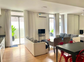 Apartamentos de Maria en Martinez! Av Libertador con Patio!